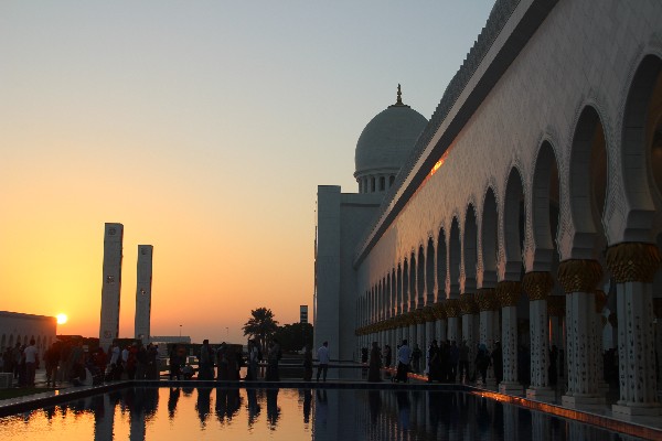 Sunset over Sheikh Zayed Grand Mosque in Abu Dhabi - United Arab Emirates