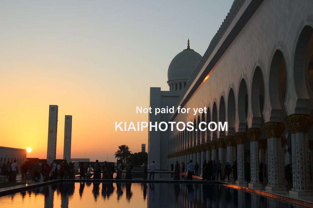 Sunset over Sheikh Zayed Grand Mosque in Abu Dhabi - United Arab Emirates